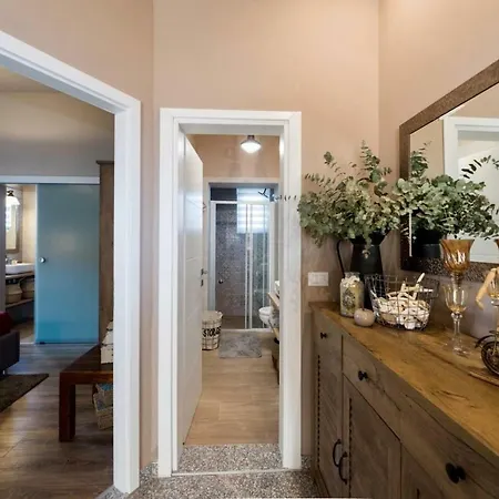 Deluxe No.8 アパート ザダル