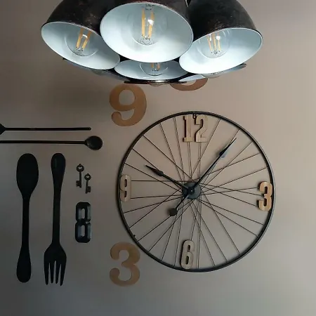 Deluxe No.8 Apartment