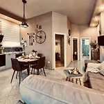 Apartment Deluxe No.8 *